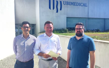 Paulo Martins, Gabriel Malan and Tiago Oliveira outside UBI Medical