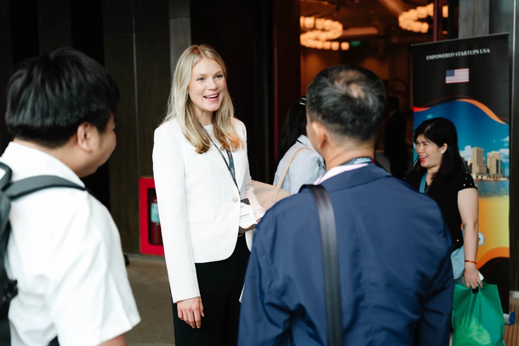 Kyle Kirkegaard speaking with Vietnamese entrepreneurs 