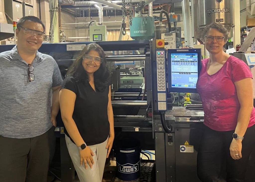 Zoya Brar with Western Washington University researchers Peng Gao (left) and Nicole Hoekstra
