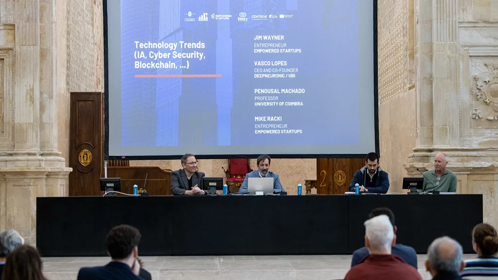 Entrepreneurs, scientists, and researchers in discussion at HQA® Program event "International Talent for Innovation"