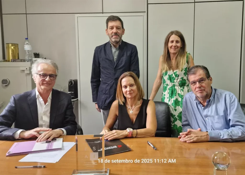 Francesco Berrettini, Julie Jeanne Lefebvre (President of the Board), Professor Doutor Paulo Norte (General Director), Professor Firmino das Neves, and Cristel Ferra (Assistant to the Board of Directors)
